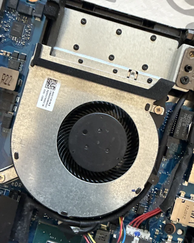 Remplacement du ventilateur de refroidissement d'un ordinateur portable